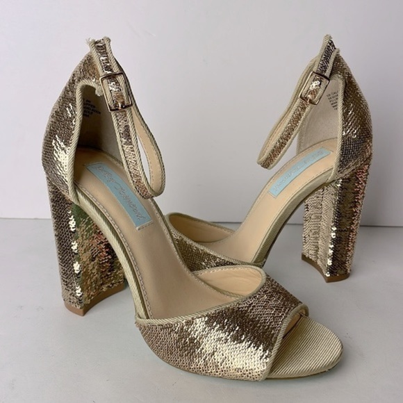 Betsey Johnson Calie Gold Sequin Heels 6 - Picture 1 of 7